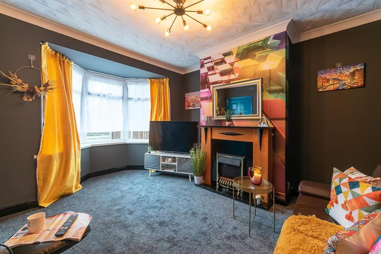 Private Parking Home Away From Home Fresh 2 Bedroom Garden Kingston upon Hull 0*,